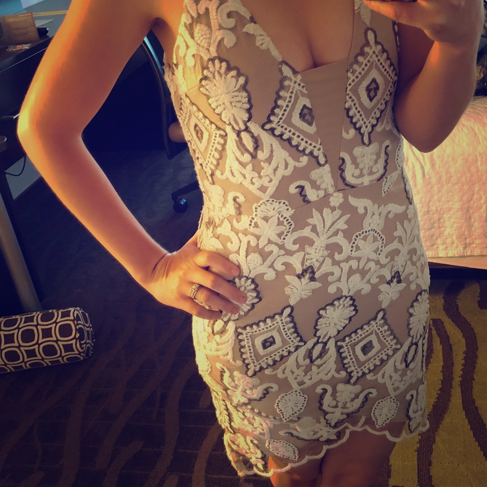 Nordstrom beige and white lace dress! 😍😍😍😍